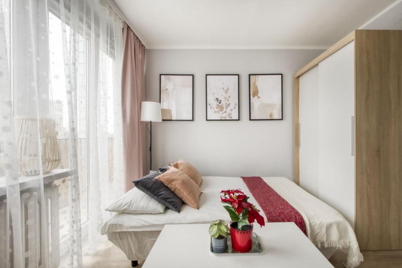 Apartments Centre By Arrenda Warsawa Bagian luar foto