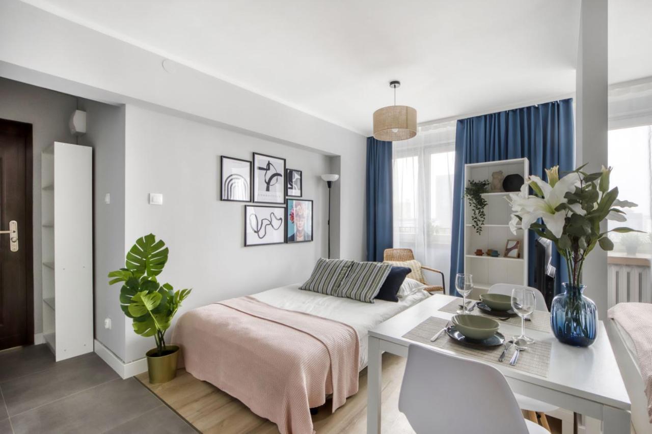 Apartments Centre By Arrenda Warsawa Bagian luar foto