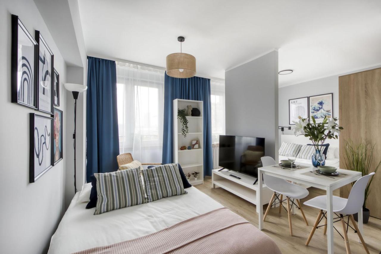 Apartments Centre By Arrenda Warsawa Bagian luar foto