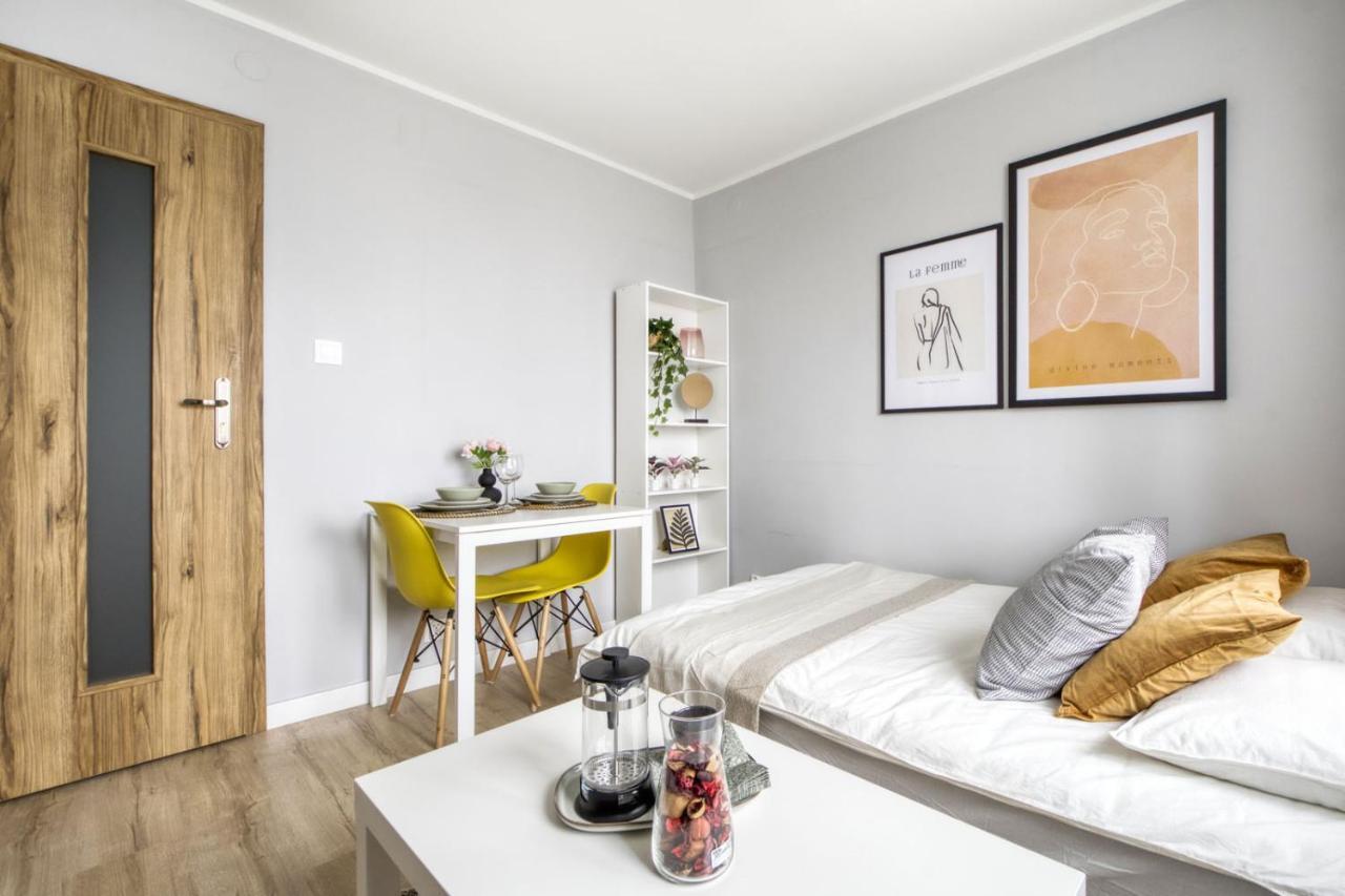 Apartments Centre By Arrenda Warsawa Bagian luar foto